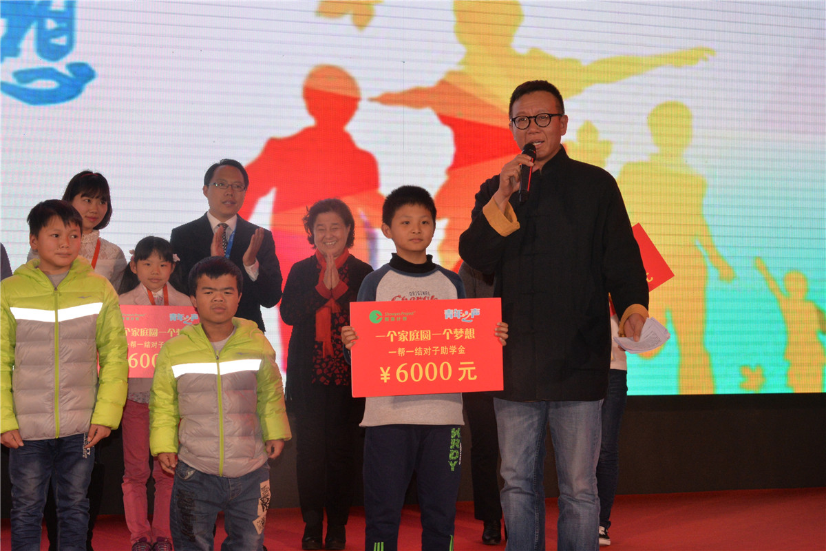 1520894632457320.jpg 3主持人高潮东采访“授渔小天使”呼然.jpg